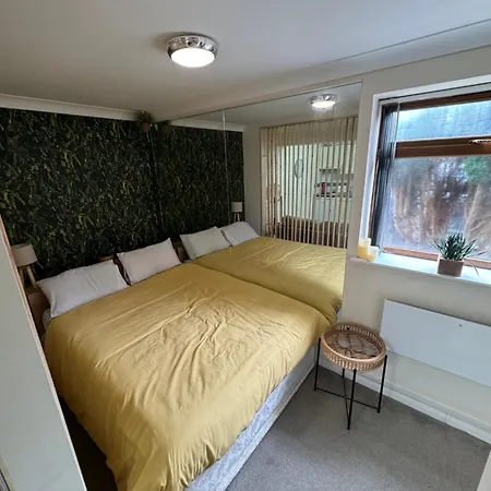 Modern Flat In Walsall Uk Bloxwich Exterior photo